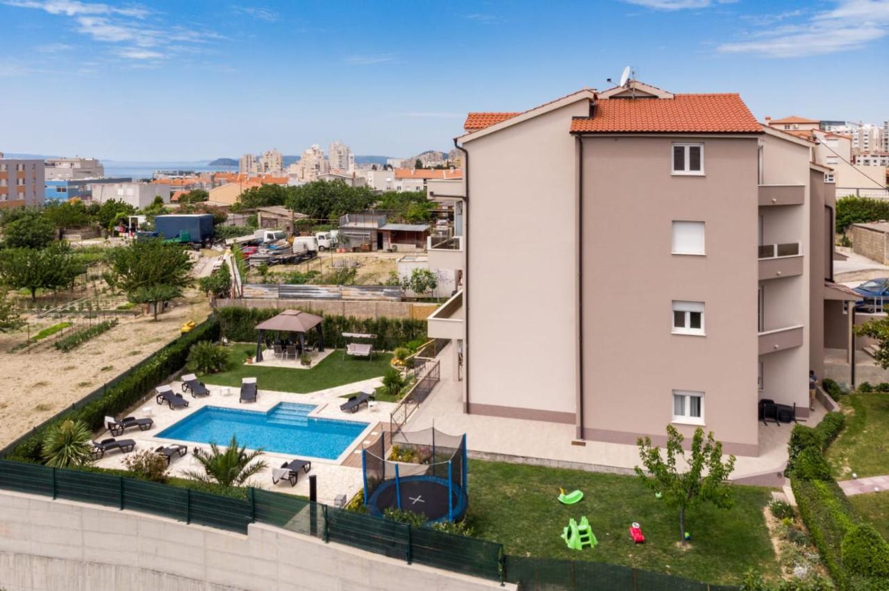 דירות ספליט Sunny Garden Adria מראה חיצוני תמונה