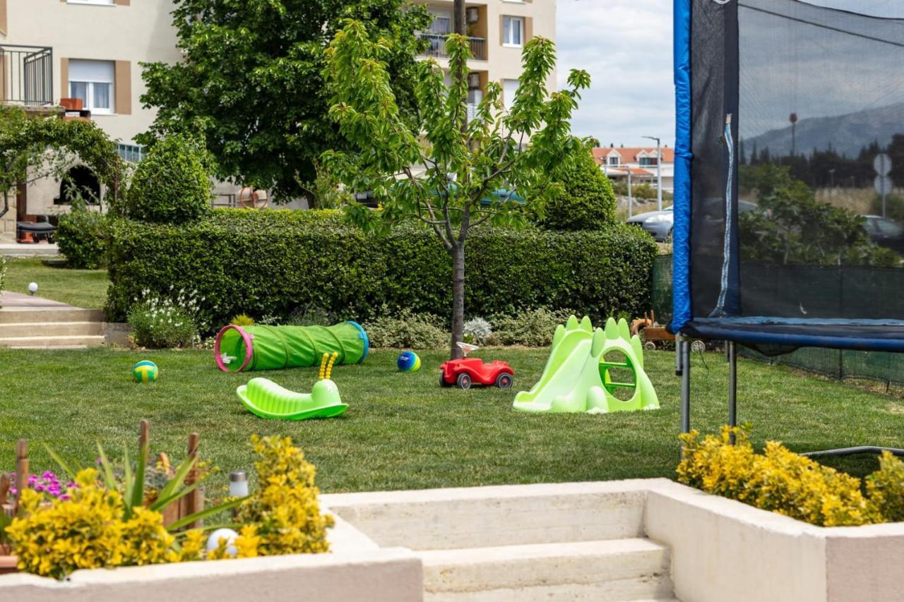 דירות ספליט Sunny Garden Adria מראה חיצוני תמונה
