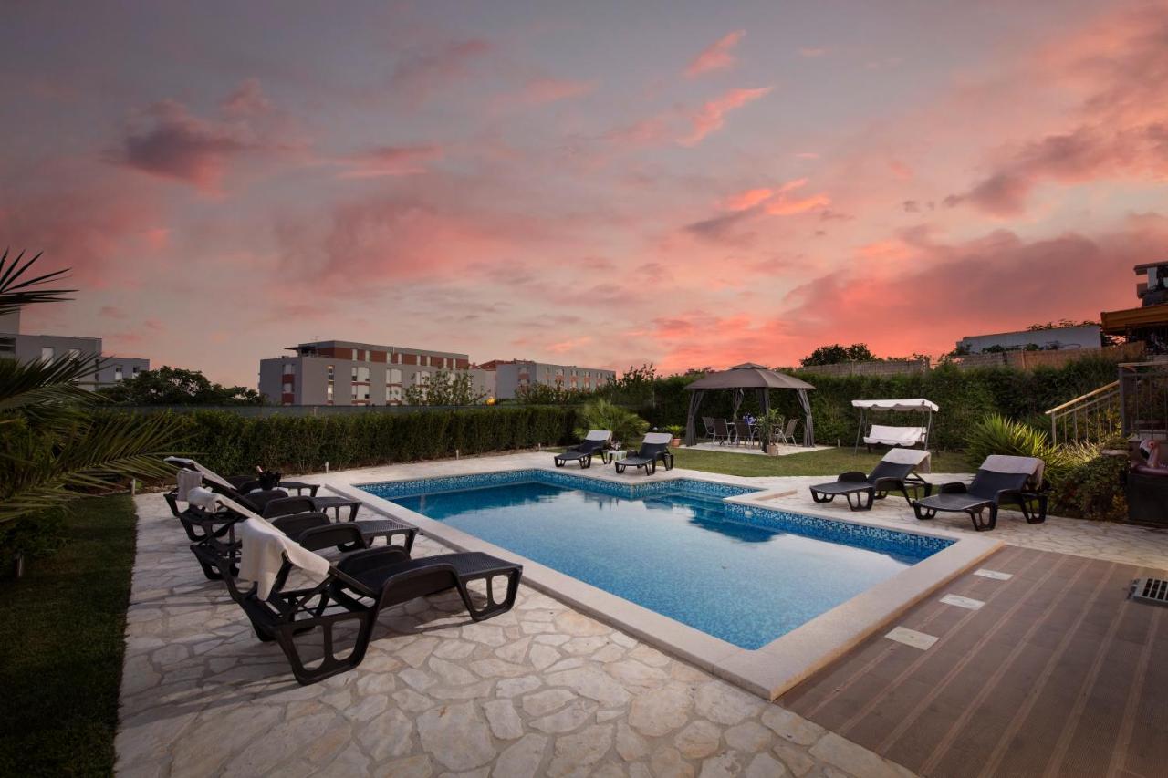 דירות ספליט Sunny Garden Adria מראה חיצוני תמונה
