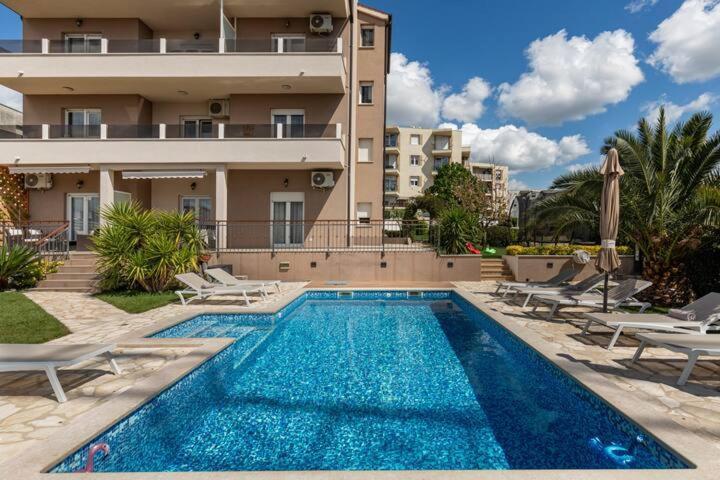 דירות ספליט Sunny Garden Adria מראה חיצוני תמונה